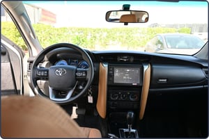 Toyota Fortuner (10)